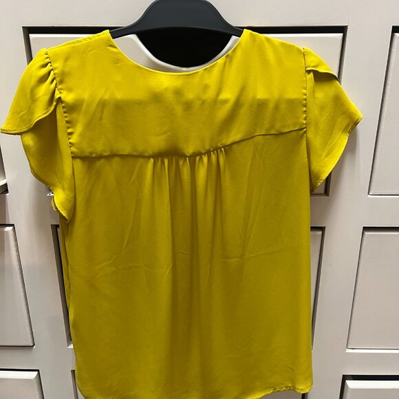 LOFT FLUTTER SLEEVE TOP MUSTARD YELLOW SIZE S - Picture 4 of 4